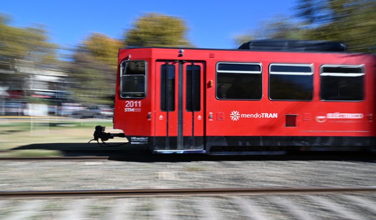 metrotranvia en movimiento boleterias (4)