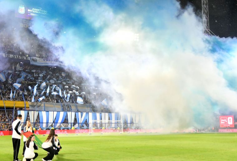 Si bien las populares de la Bombonera lucieron llenas, los sectores más raleados estuvieron en la platea media.&nbsp;