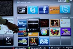 los argentinos ya pasan mas tiempo en internet que viendo tv