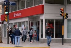 El Banco Santander se suma a los créditos hipotecarios Foto: ALF PONCE MERCADO / MDZ
