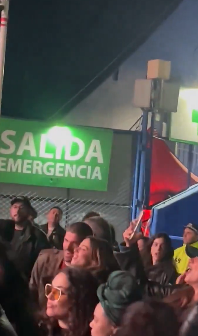Rodrigo De Paul y Tini Stoessel juntos en el show de Lali. Foto: captura de video X/ @porquetendencia. Rodrigo De Paul y Tini Stoessel juntos en el show de Lali. Foto: captura de video X/ @porquetendencia.