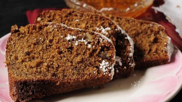 En días frescos, la receta de torta de miel y canela suele servirse tibia para resaltar aún más el sabor de la canela. En días frescos, la receta de torta de miel y canela suele servirse tibia para resaltar aún más el sabor de la canela.