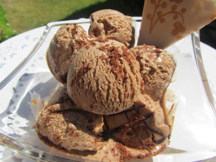 Acompaña tu helado con cacao o galletas trituradas Foto: archivo