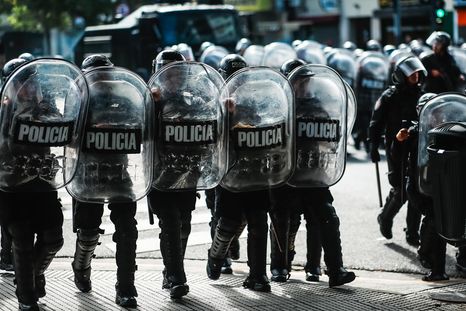 Un fallo de la Justicia determinó la vigencia del Protocolo Antipiquetes del Gobierno de Javier Milei. Un fallo de la Justicia determinó la vigencia del Protocolo Antipiquetes del Gobierno de Javier Milei.