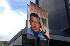 maduro formalizo su inscripcion y ya hay afiches