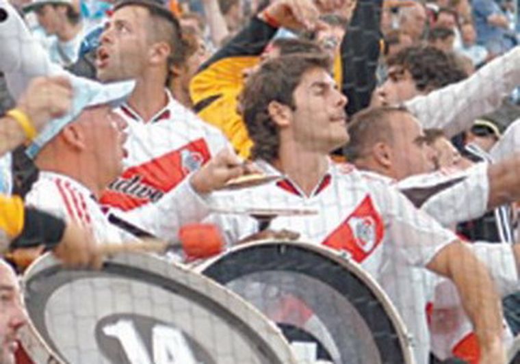 Piñeiro había sido sentenciado a cadena perpetua por el asesinato de Acro, en un enfrentamiento de barrabravas de River