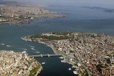 La ciudad de Estambul se extiende a ambos lados del Bósforo. Foto: GETTY IMAGES