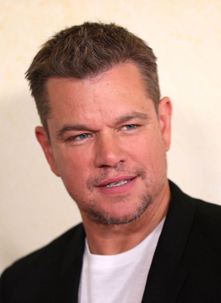 Foto: https://www.infobae.com/america/entretenimiento/2021/12/11/los-secretos-de-matt-damon-el-error-que-le-costo-usd-280-millones-la-famosa-novia-que-desprecio-por-tv-y-la-extrana-noche-del-flechazo-con-la-argentina-luciana-barroso/