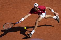 Khachanov y Davidovich Fokina tuvieron un encontronazo en la red tras el partido. Foto: EFE
