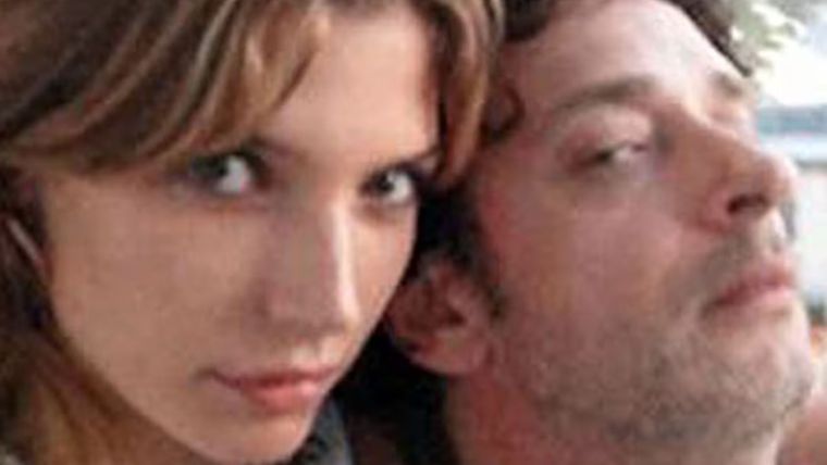 Con una diferencia de edad de casi 30 años, la pareja convivía a las dos semanas de conocerse. Con una diferencia de edad de casi 30 años, la pareja convivía a las dos semanas de conocerse.