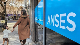 Cuánto cobra de AUH una madre con dos hijos en junio. Foto: Anses