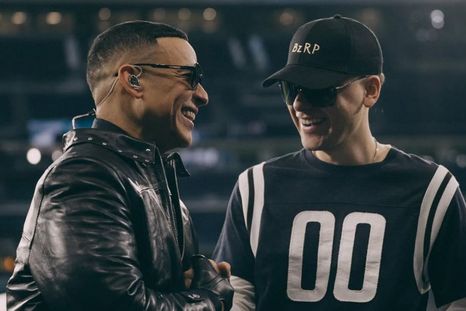 El productor argentino fue recibido con una ovación al estrenar su session frente a una multitud en el estadio. / @daddyyankee El productor argentino fue recibido con una ovación al estrenar su session frente a una multitud en el estadio. / @daddyyankee