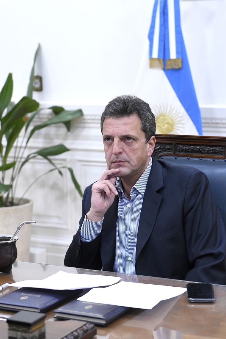 Sergio Massa aún está meditando la forma de lograr financiamiento externo. Abrir la billetera del BID sería importante para el país.