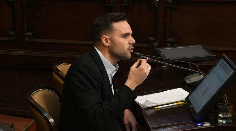 Gabriel Pradines, el presidente del PRO, entre el grupo de candidatos que pasó de legisladores a concejales.&nbsp;