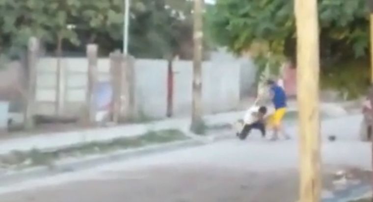 El ataque ocurió en la vía pública