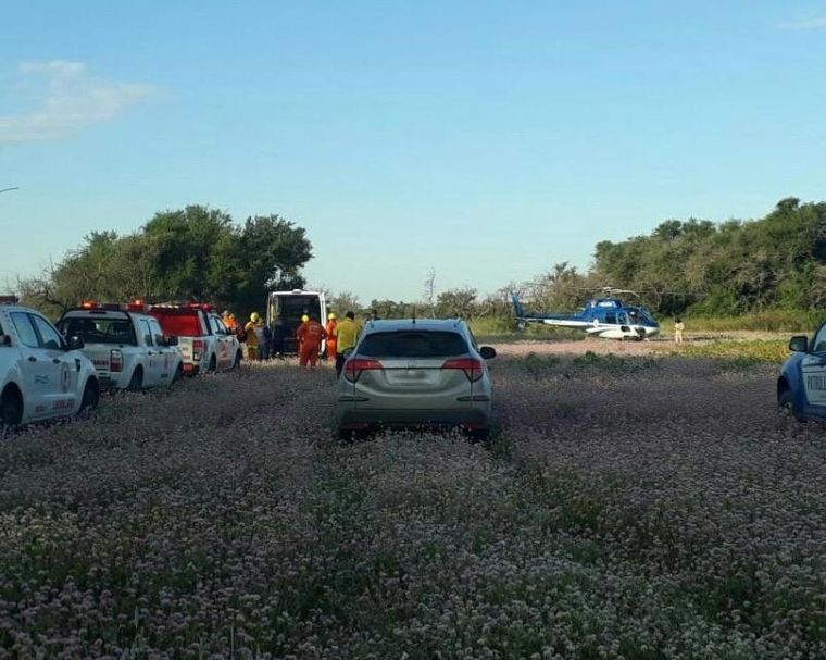 Rescate El momento en que rescataron al hombre. Para encontrarlo hizo falta un gran operativo. Foto: Policía de Córdoba.
