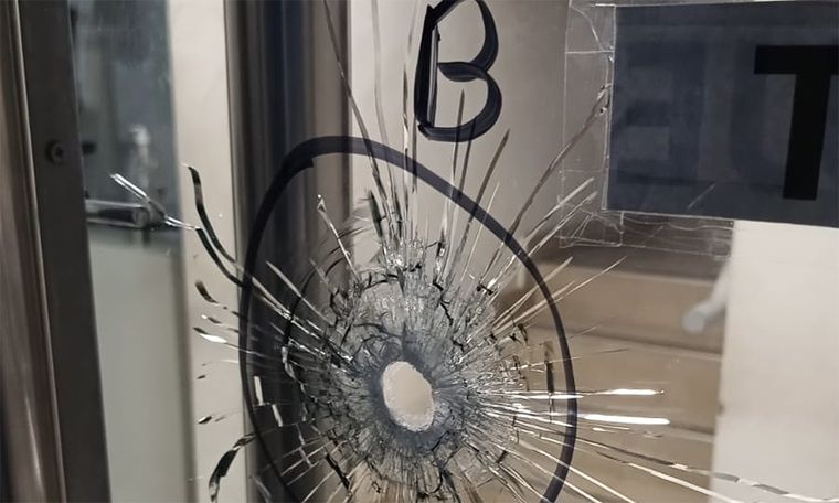 El gobernador Maximiliano Pullaro desafió al narcotráfico, recibió amenazas y ordenó allanamientos. Foto: X Patricia Bullrich