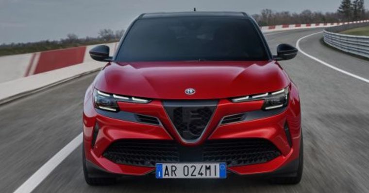 Uno de los autos más deseados de Alfa Romeo estrena motor Foto: Stellantis