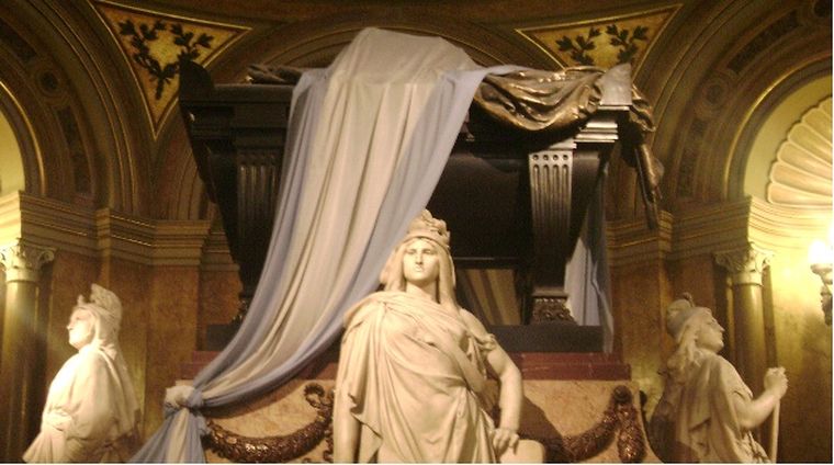 Mausoleo en la Catedral Metropolitana, donde descansa San Martín