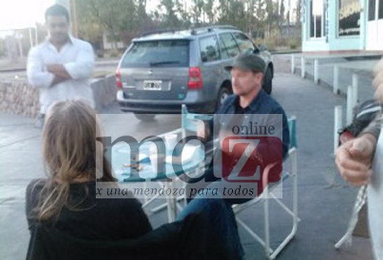 Bono disfrutando de un café en Tupungato. Foto: MDZ/Lucía Ovando