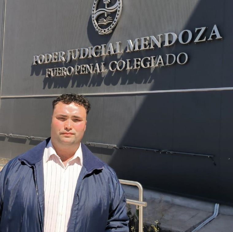 Guillermo Agustín Armendariz, de 24 años, está acusado de parricidio Foto: Facebook