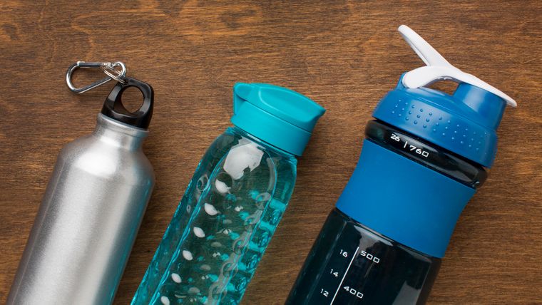 Botella de agua: qué material es más higiénico. Foto: Freepik