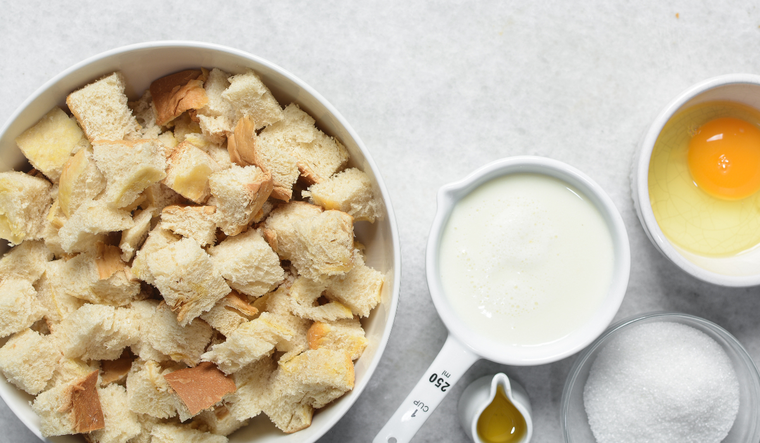 Preparación de verano de budín de pan sin horno Preparación de verano de budín de pan sin horno