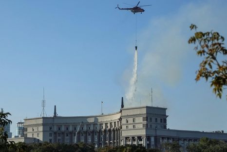 Rusia atacó al corazón del gobierno de ucrania por primera vez desde el inicio de la guerra hace 3 años. Rusia atacó al corazón del gobierno de ucrania por primera vez desde el inicio de la guerra hace 3 años.
