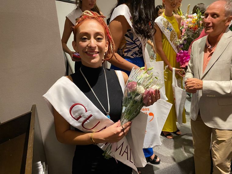 Natalia Mercery está acompañada por su bebé de 9 meses durante la convivencia real. Foto: Federico Croce