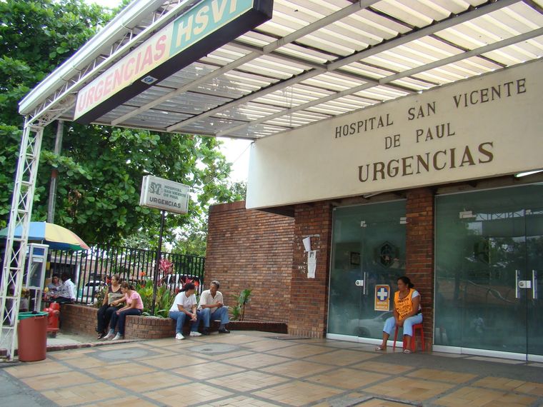 El hombre llegó a un acuerdo y trabajará en el hospital además de donar plasma y dinero