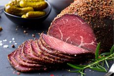 Pastrami Una receta exquisita para sorprender a tu familia en Navidad Foto: Shutterstock Pastrami Una receta exquisita para sorprender a tu familia en Navidad Foto: Shutterstock