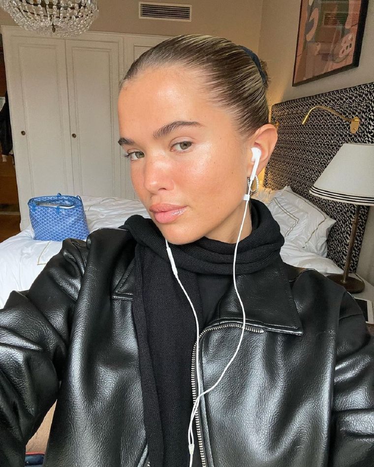 Matilda Djerf nos enseña cómo lograr distintos looks con dos estilos de jeans. Foto: Instagram.