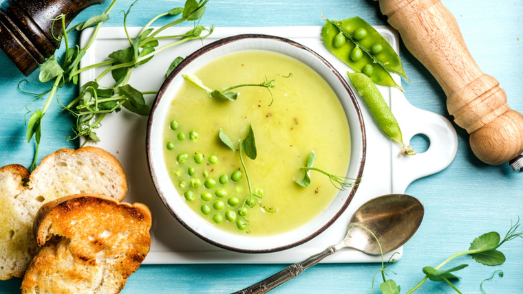 Receta fácil de sopa crema de arvejas, el plato casero que reconforta el alma.