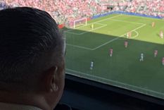 Chiqui Tapia viendo el partido de Lionel Messi, que ganó la MLS.