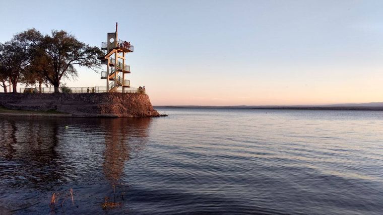 Este pueblo forma parte del Camino de los Grandes Lagos y su nombre, que significa Este pueblo forma parte del Camino de los Grandes Lagos y su nombre, que significa