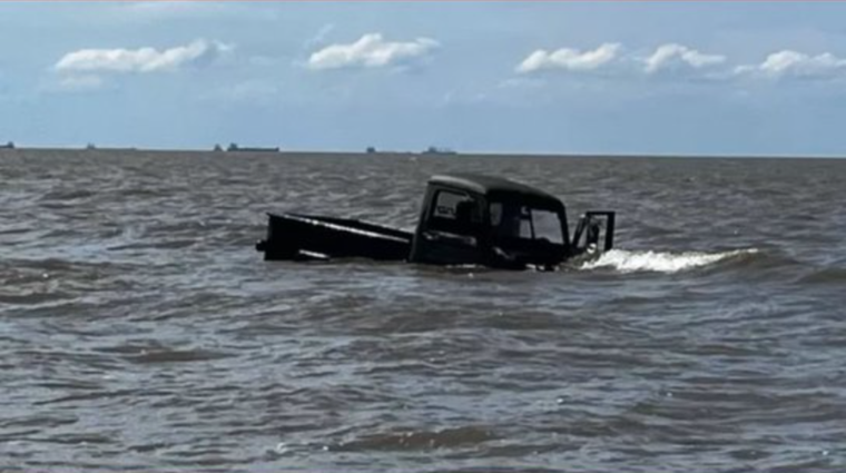 Los hombres buscaban cruzar el Río de la Plata a la altura de Berisso.
