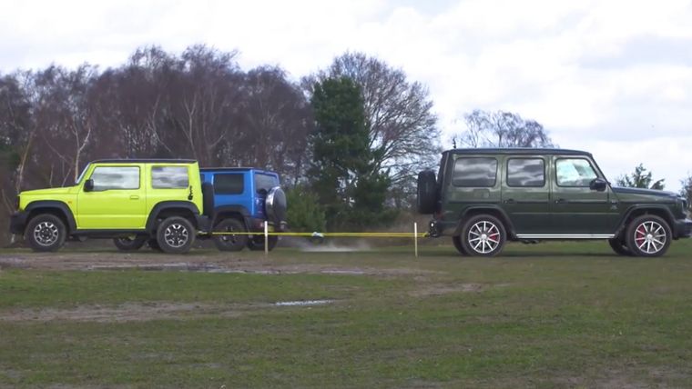 Mercedes-AMG G63 vs Suzuki Jimny (CarWow)