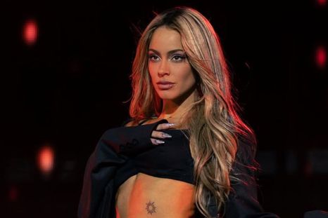 Mirá los looks de Tini en su concierto.