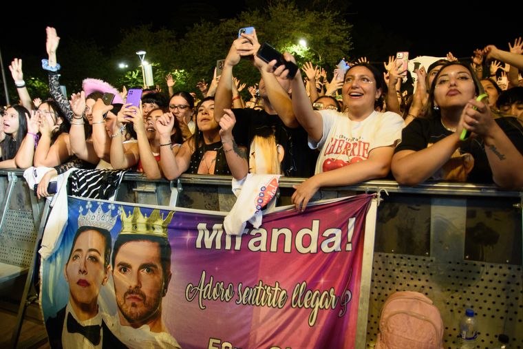 Los fans de Miranda llegaron desde temprano y disfrutaron a full. Los fans de Miranda llegaron desde temprano y disfrutaron a full.