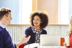 Habilidades humanas como la colaboración, la empatía y la creatividad son clave.