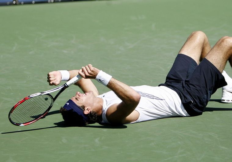 Del Potro acaba de vencer a Roddick y festeja. Foto: AP