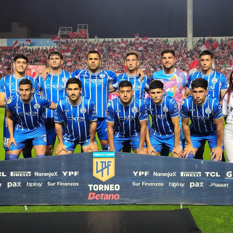 Ardiles, en uno de los pocos encuentros en los que fue titular.&nbsp;