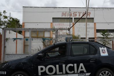 MDZol | Policía en la escena del crimen Foto: Rodrigo DAngelo / MDZ