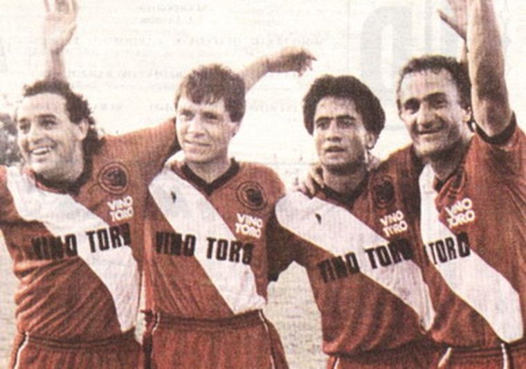 Algunos integrantes del Maipú del 86