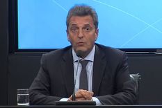 El ministro de Economía Sergio Massa, tiene el aval del Alberto Fernández y de Cristina pero el mercado lo está testeando con un dólar por las nubes. Foto: Noticias Argentinas