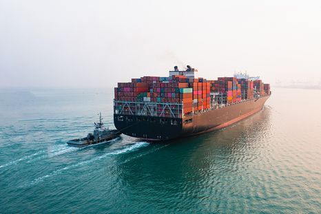 El “China-Europe Arctic Express” reduce a 18 días el tránsito marítimo entre Asia y Europa, frente a los más de 30 días de la ruta por Suez.