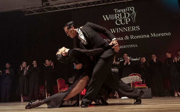 Precisión y elegancia: la coreografía que consagró a los mendocinos en Turquía. Precisión y elegancia: la coreografía que consagró a los mendocinos en Turquía.