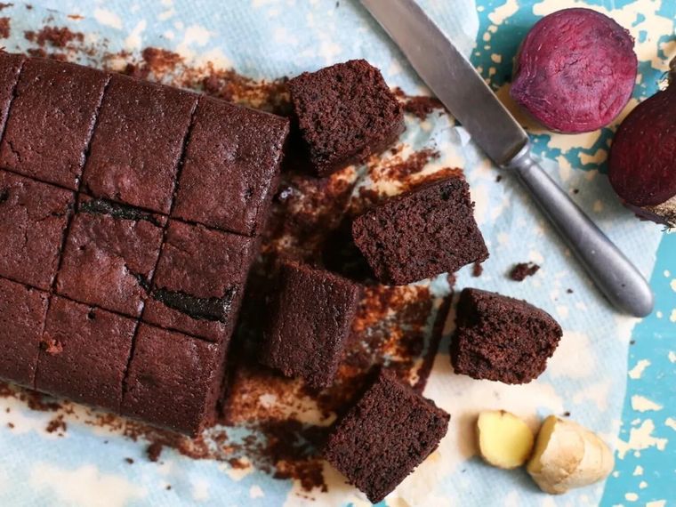 Admira estos exquisitos brownies saludables, que puedes comer sin ninguna culpa ¡los amarás!