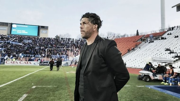 Sergio Gómez se mostró indignado por el penal a favor de San Lorenzo. Foto: Fotobaires