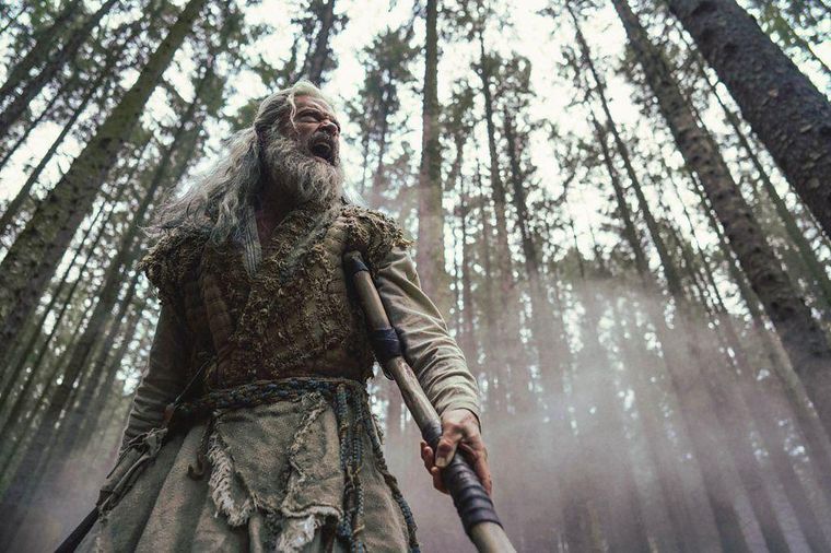Hugh Jackman protagoniza la nueva película de A24, una reinterpretación de Robin Hood que remite a la leyenda medieval original y oscura (Crédito: A24).